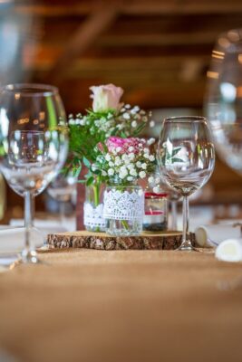 Tischdeko Hochzeit pink und rosa